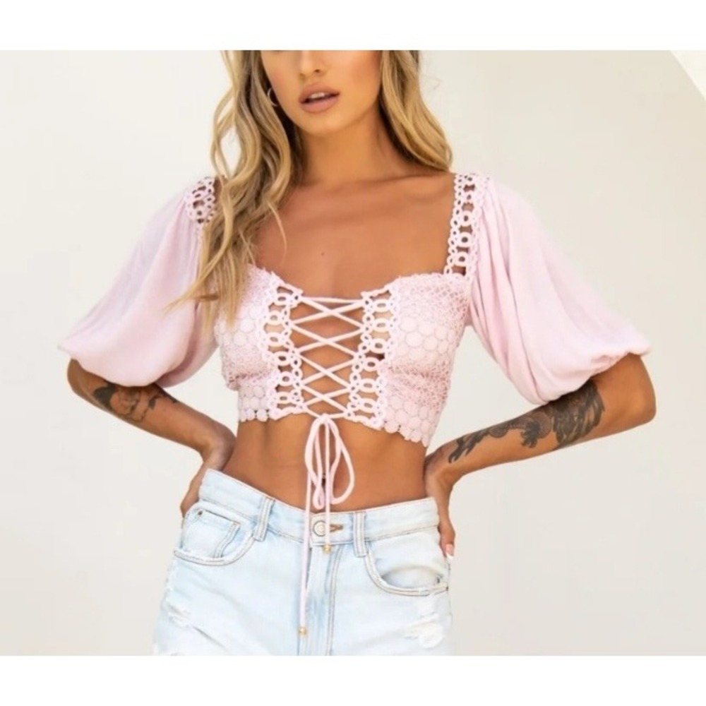 Selfie Leslie‎ Indikah Golden Hour Pink Crochet Lace Up Front Puff Slv Crop TopS